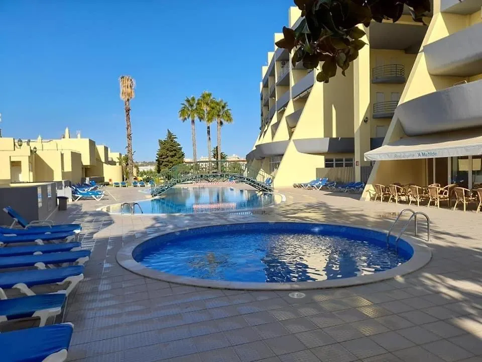 Condominio Do Mar Lagos Apartment